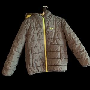 Kids size 7 Nike puffer jacket great condition